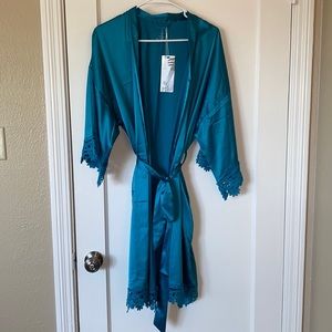 Sioro Silk Robe